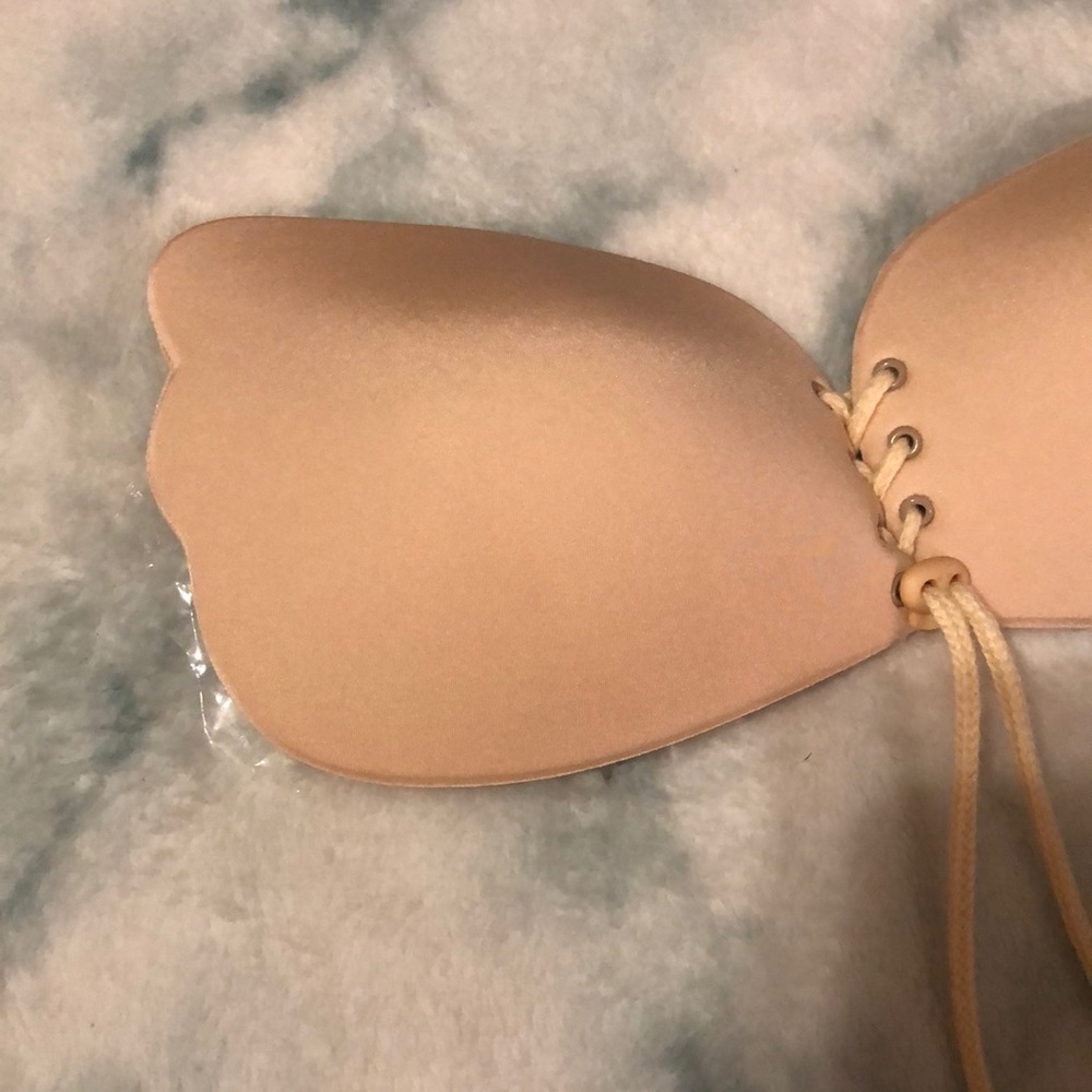 Sticky strapless/backless bra - Picture 2 of 3